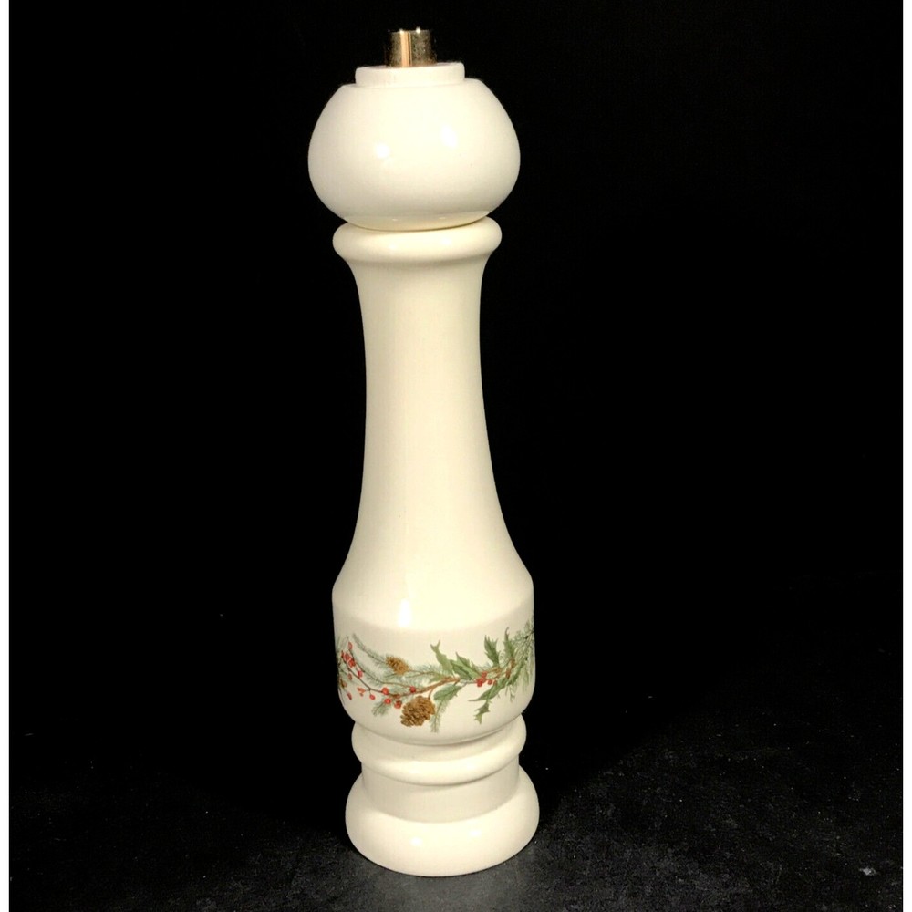 Williams Sonoma Woodland Berry Pepper Mill, Christmas greenery pepper grinder